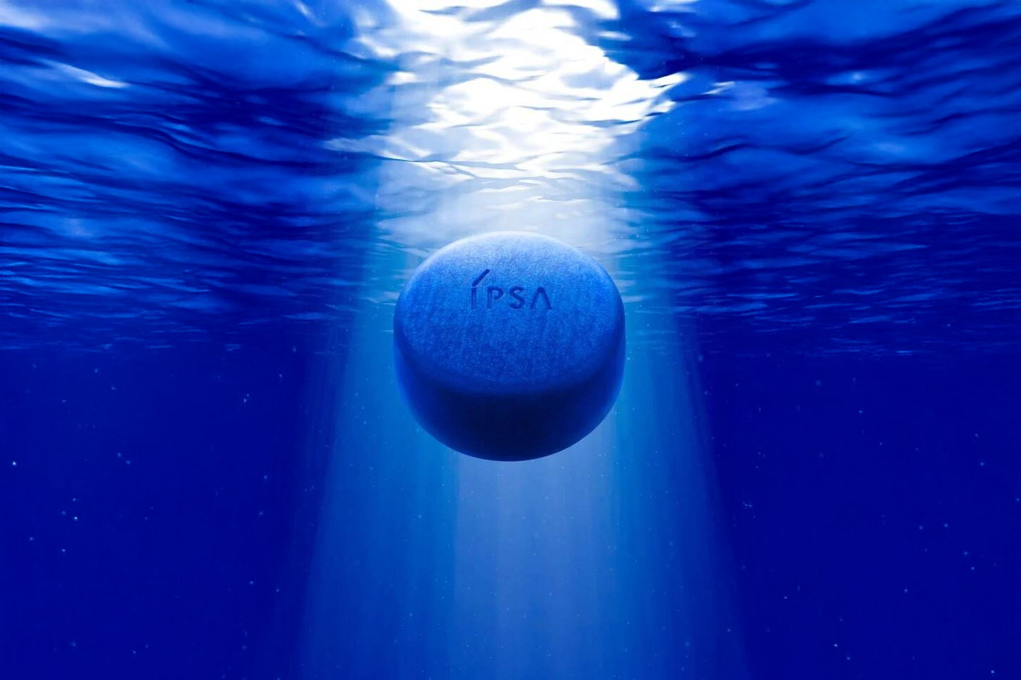 イプサ新作「青の洗顔石けん」で夏の毛穴ケア