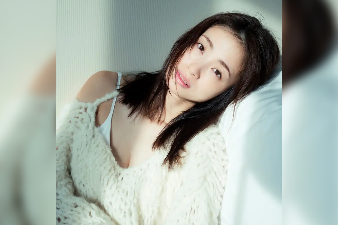 上戸彩、15年ぶり写真集『Midday Reverie』7月10日発売 台湾で