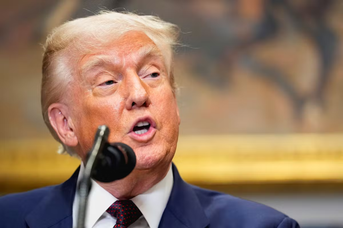 トランプ大統領、新関税率の大統領令に署名　日本は15%に引き上げ