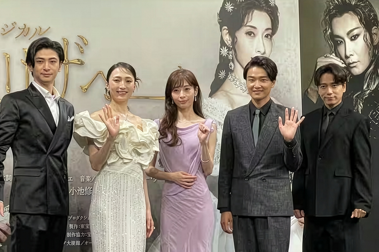 ミュージカル「エリザベート」製作発表会見　望海風斗・明日海りおがエリザベート役にダブルキャストで挑む